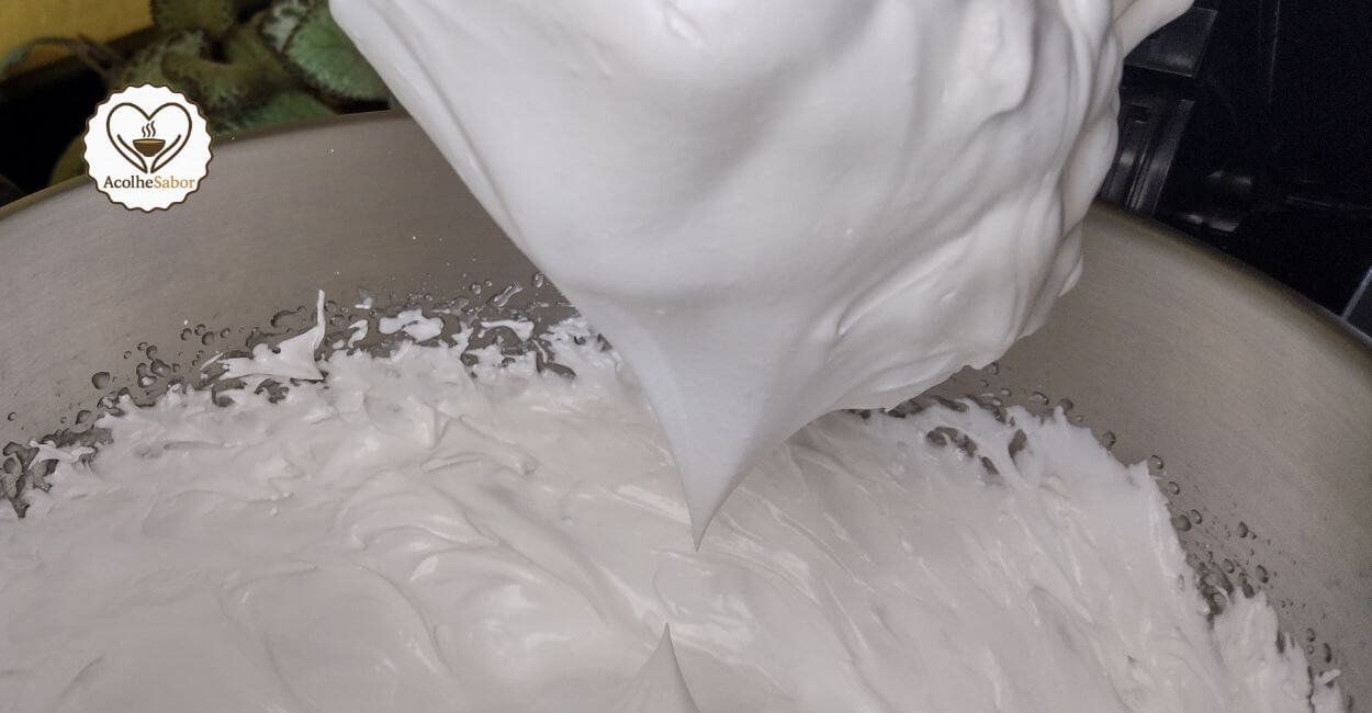 Merengue italiano sem lactose cremoso e brilhante
