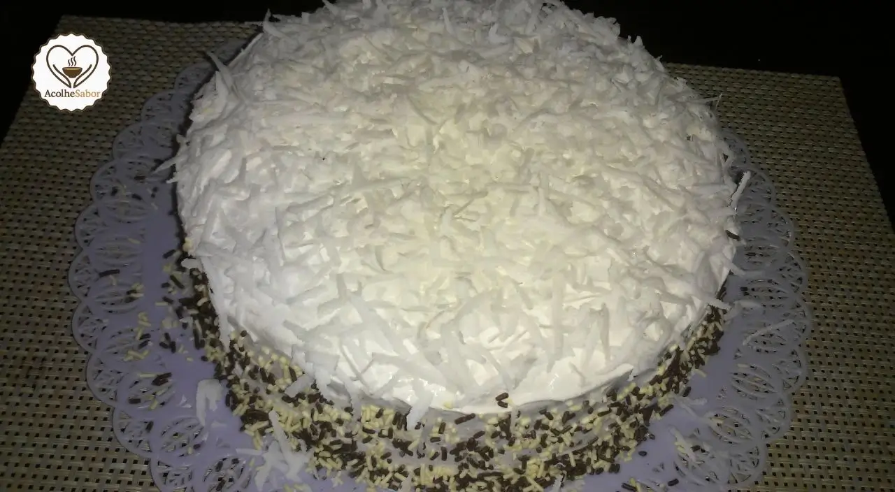 Receita de Bolo De Chocolate Com Recheio De Coco Sem Glúten E Sem Lactose