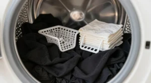 Como evitar fiapos nas roupas pretas durante a lavagem